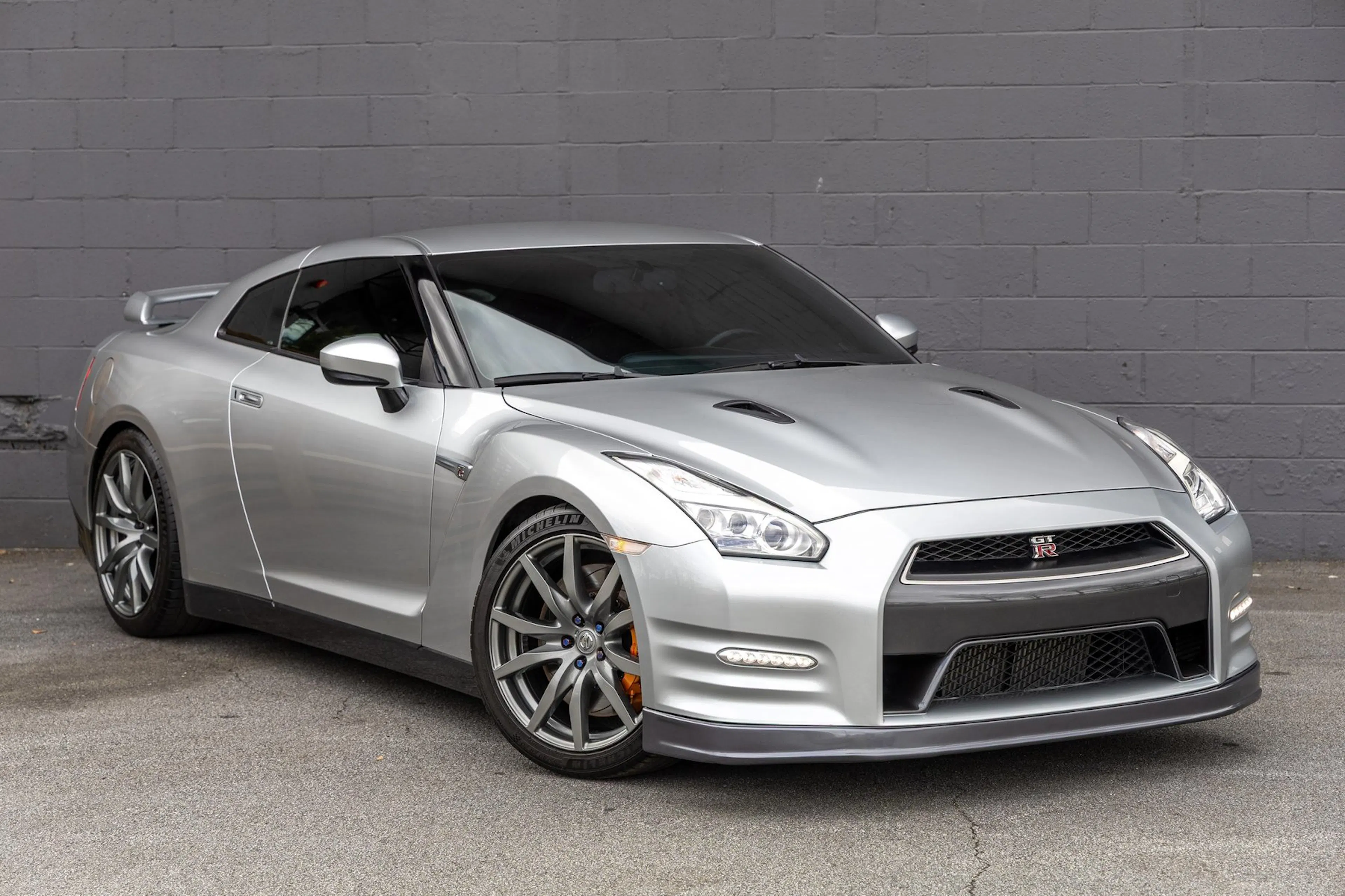 2016 Nissan GT-R VIN JN1AR5EF0GM290654 | Hagerty Valuation Tools®